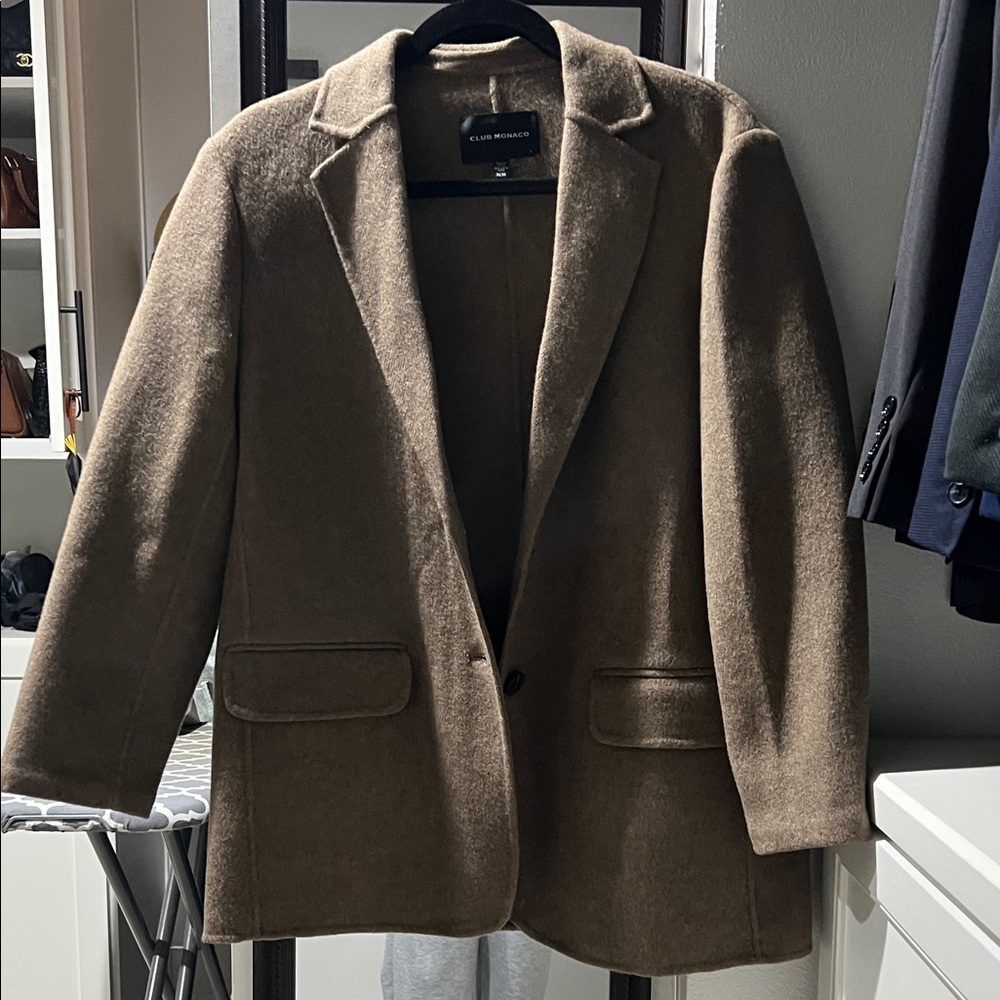 Club Monaco Tan/Brown wool Blazer, perfect for cold/cooler weathers.Size M, NWOT